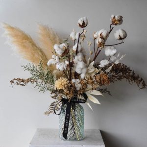 Sahara dried flower arrangement